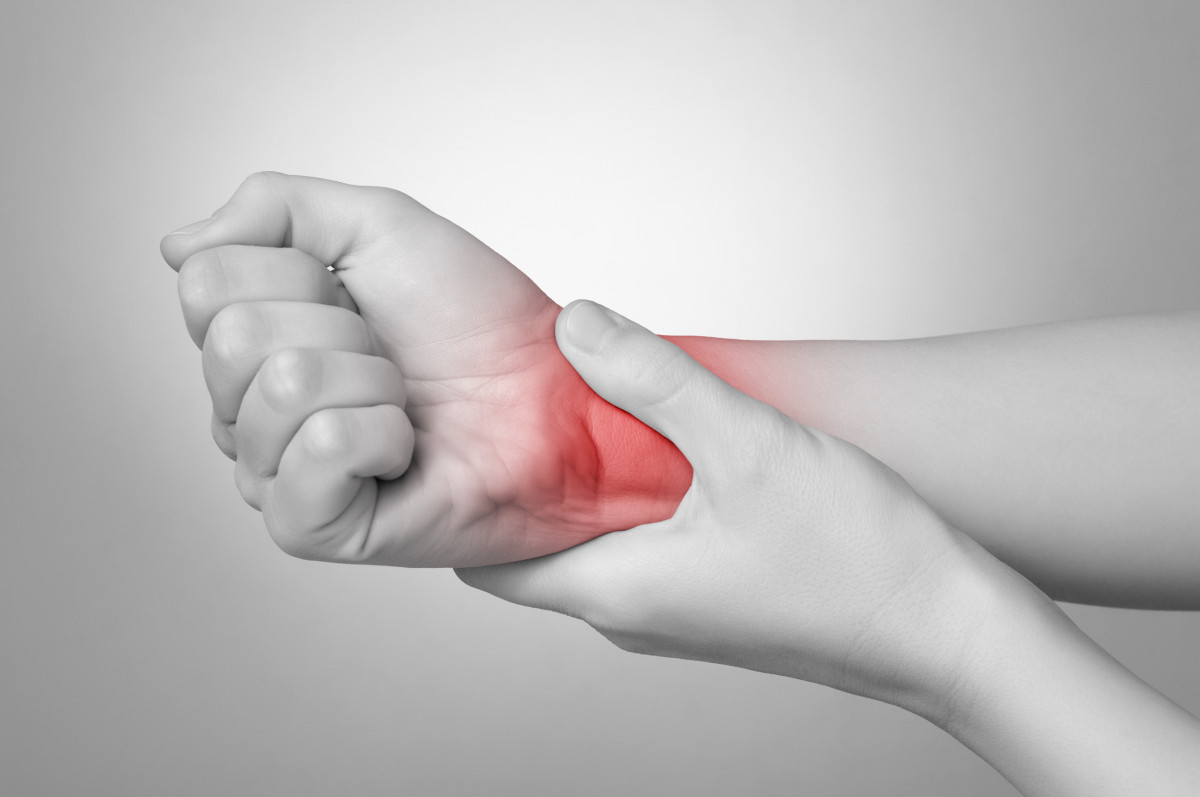 Causes for Wrist Pain in the Front Squat Hybrid Fitness